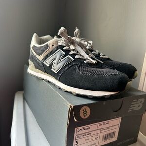 New Balance Men's Black and Cream Sneakers